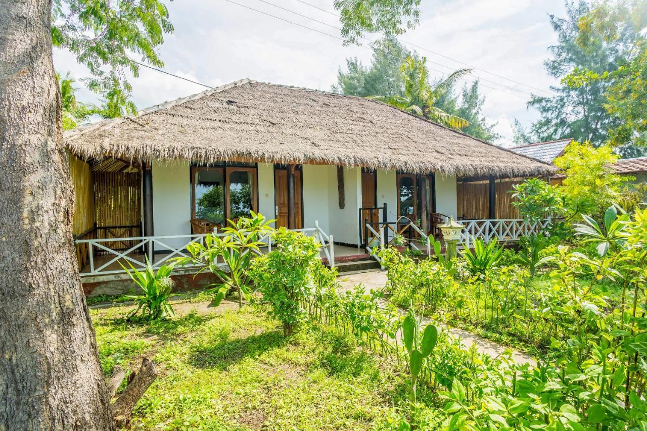 Oyo 2861 Hotel Gili Air & Restaurant Eksteriør bilde
